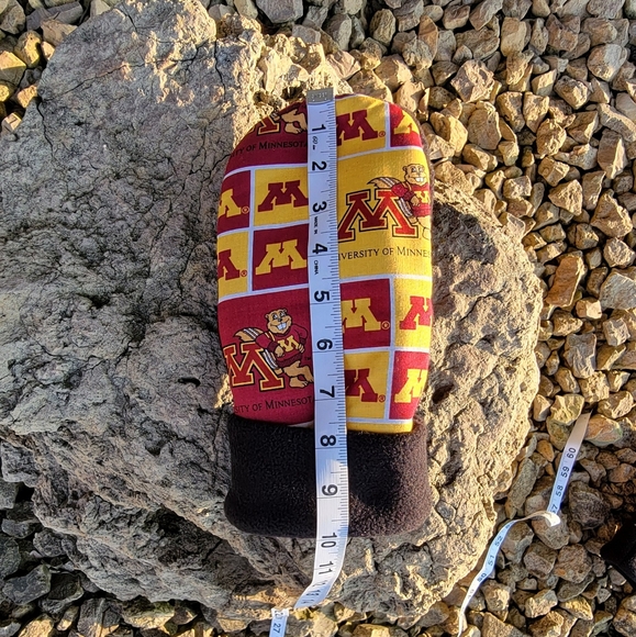 University of Minnesota Golden Gophers Fabric Fleece Winter Mittens U of M - Picture 7 of 7